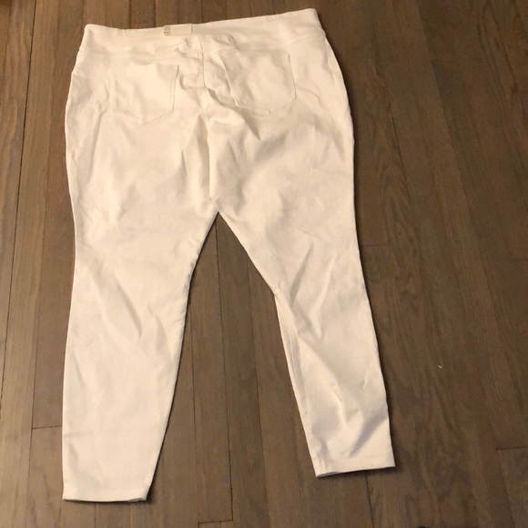 HUE NWT white jegging❤️❤️❤️🔥🔥🔥🔥❤️❤️ - Picture 10 of 12